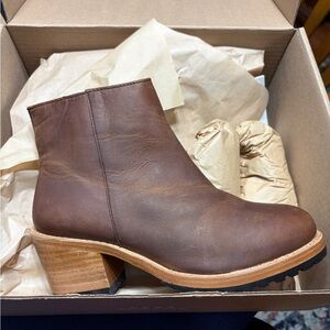 Portland Leather Company Patina Brown Leather Ankle Boots Women’s 7 NWT